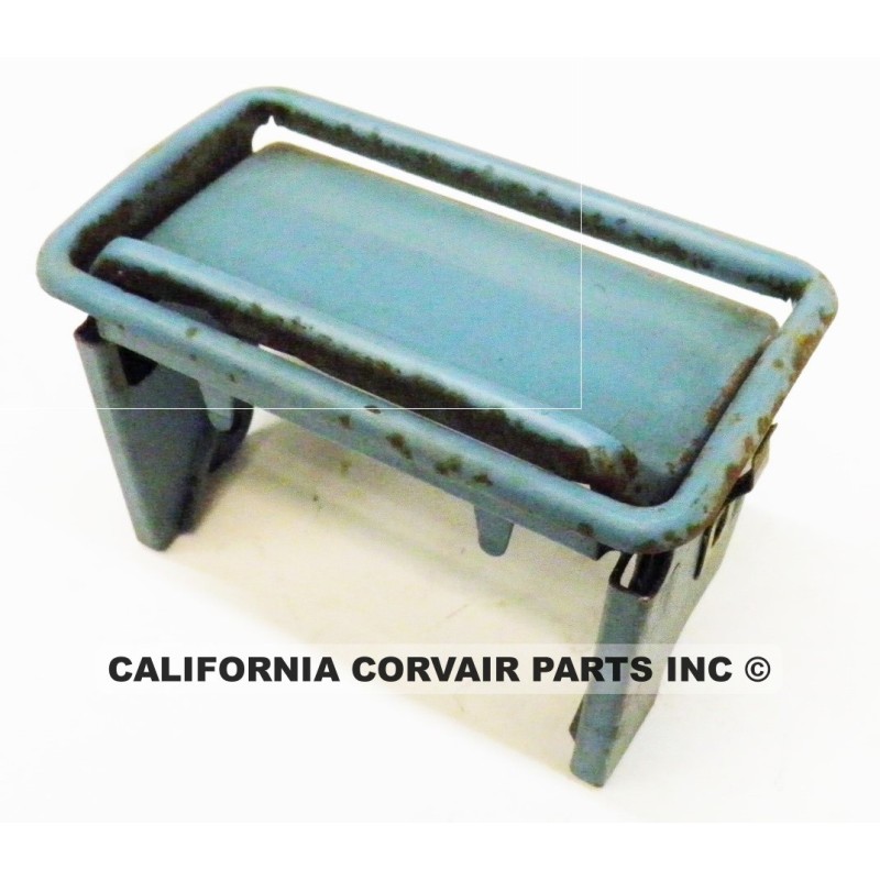 USED ASHTRAY - 1960-64