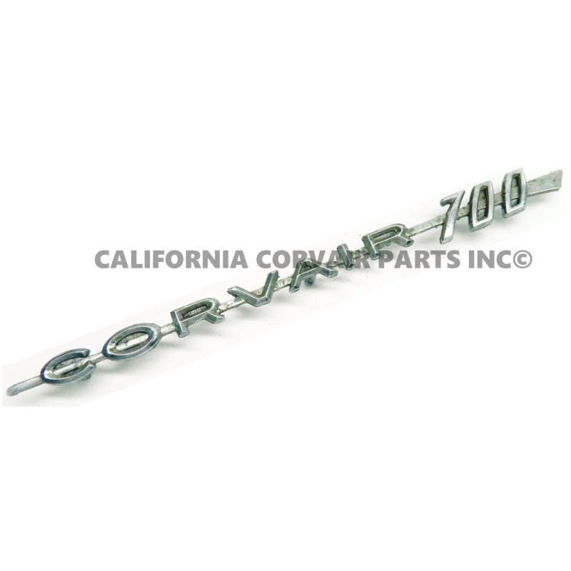 USED 700 GLOVEBOX EMBLEM - 1960-61