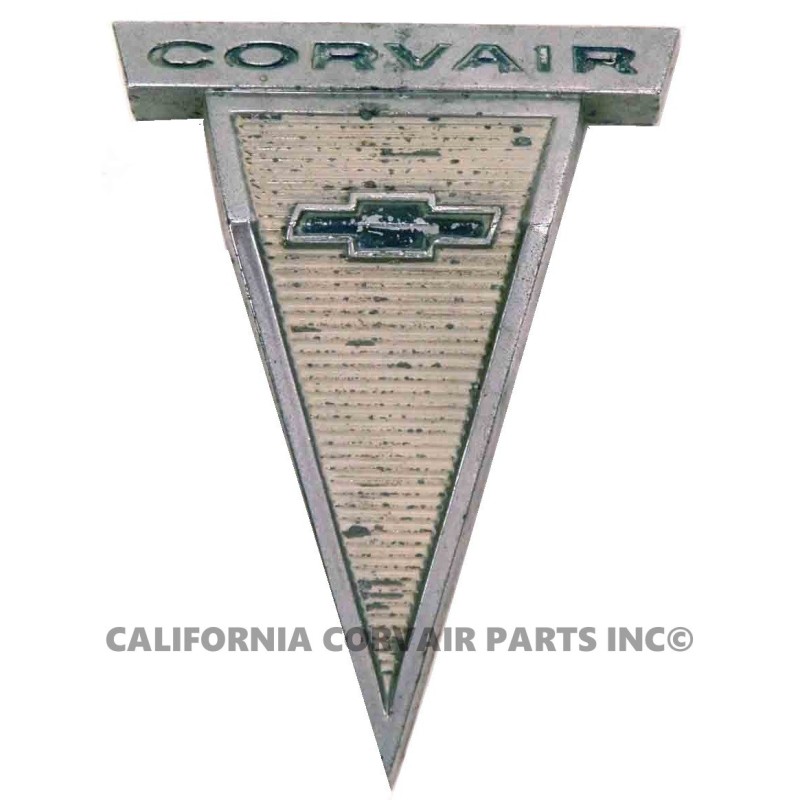 USED 1962 CENTER EMBLEM