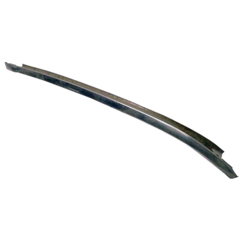 USED WAGON WINDSHIELD TRIM - RIGHT SIDE